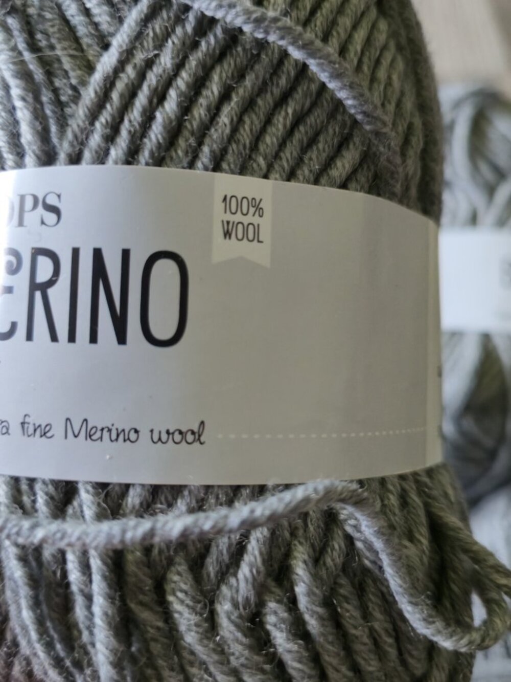 Drops Big 100% Merino Wool Yarn Lot 6 Skeins Grey Mix Superwash Fine Quality - Picture 3 of 7